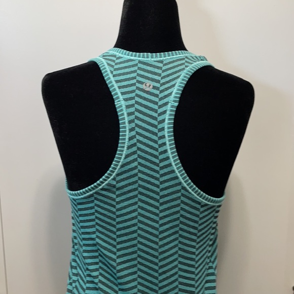 Lululemon Swiftly Racerback Tank Size 10 - Picture 2 of 4